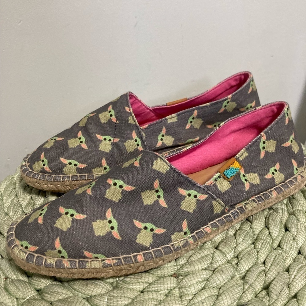 Ubuntu Disney Star Wars Baby Yoda Slip On Afradrilles Espadrille Flats